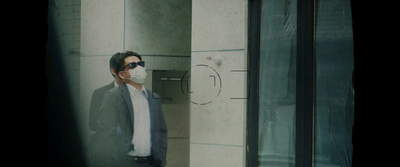 隠し撮りをする近藤